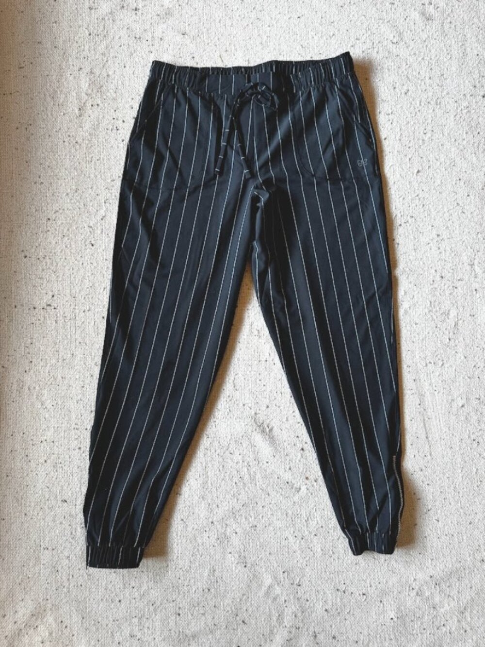 Albion Fit Navy Pinstripe Jogger Pants M Drawstring Travel Athletic Ankle